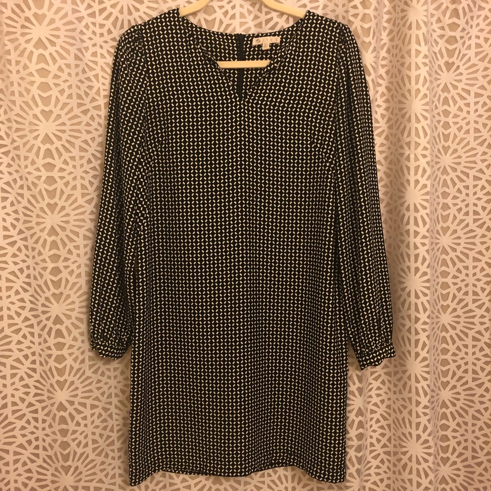 Black and white long sleeve shift dress